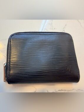 Louis Vuitton Zippy wallet